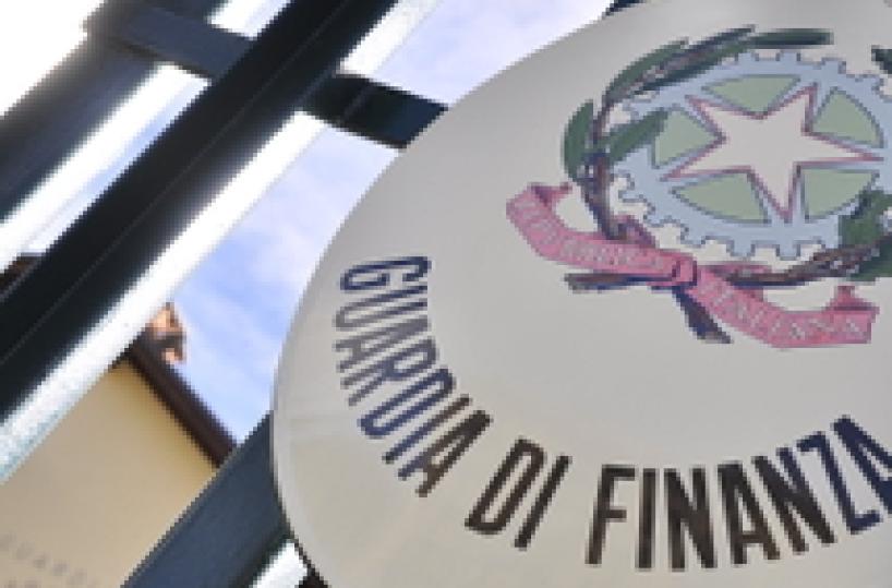 Fogli intrisi di coca, tre arresti