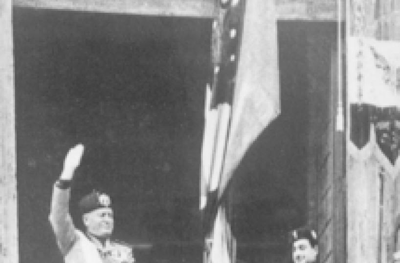 Al bar le bustine di zucchero del Duce