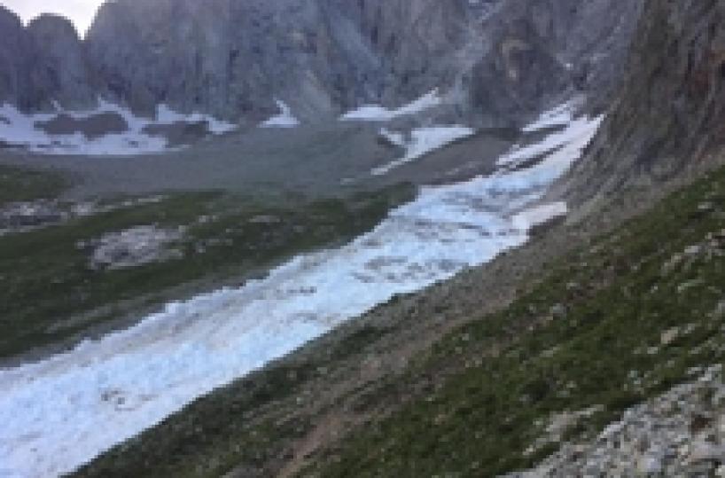 Valanga su sentiero sopra Courmayeur