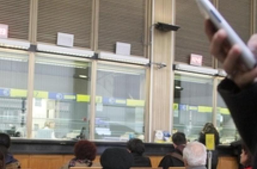 Sospesi aumenti bollette luce e gas