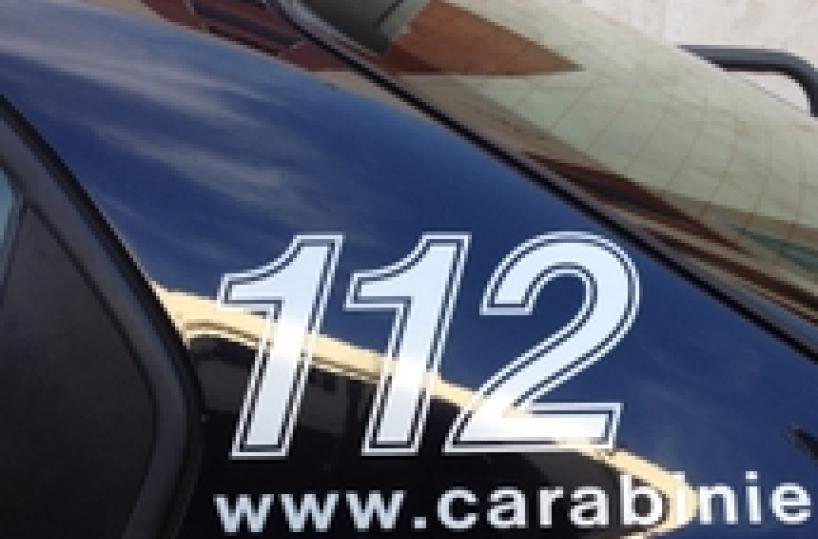 Potenza, rapinatore solitario ripulisce la sala giochi e scappa