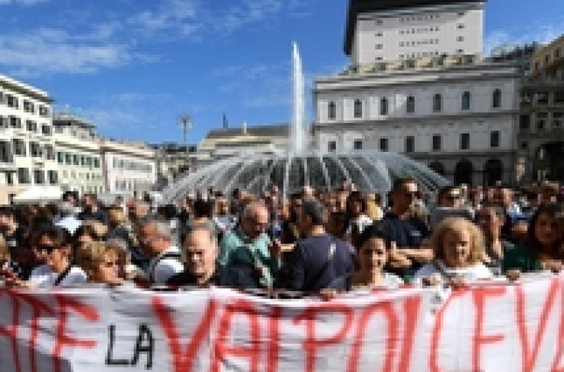 Crollo ponte: Genova torna in piazza