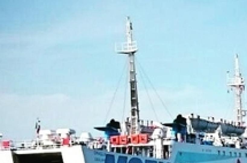 Traghetto Sardegna-Corsica su scoglio