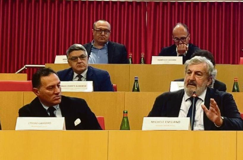 La sfida di Emiliano in Puglia: «Parliamo di autonomia ma non dividiamo l’Italia»