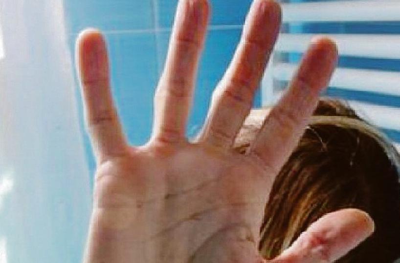 Lecce, non accetta la separazione dalla ex compagna e la tormenta: condannata