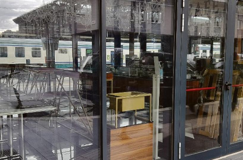 Bari, dopo solo un anno chiuso il bar bistrot della stazione nuova