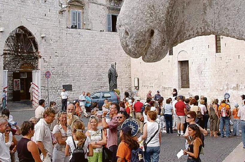 «In Puglia e Basilicata tanti turisti e poco Pil»