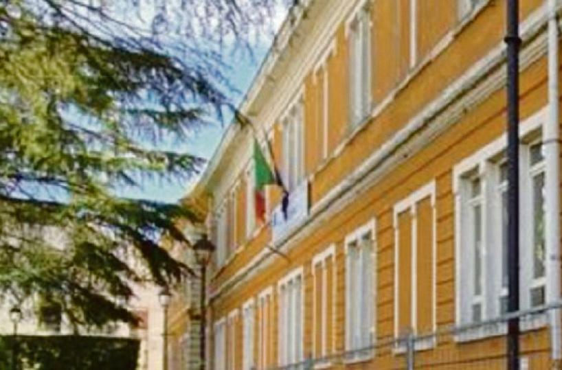Chiusa per rischio crollo, ad Altamura 600 alunni restano senza scuola