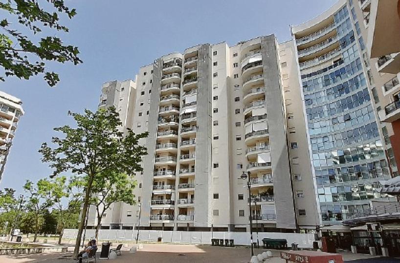 Bari, boom di abusivi e furbetti nelle case vip per i militari