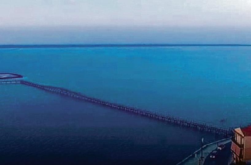 La passerella sul lago di Lesina ricostruita col Pnrr