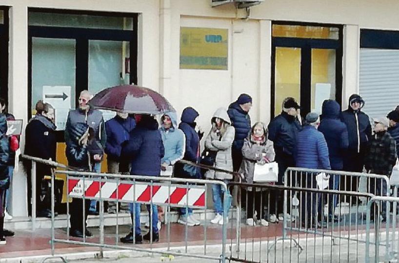 Andria, disagi all’ufficio Tributi: lunghe code e attese davanti agli sportelli
