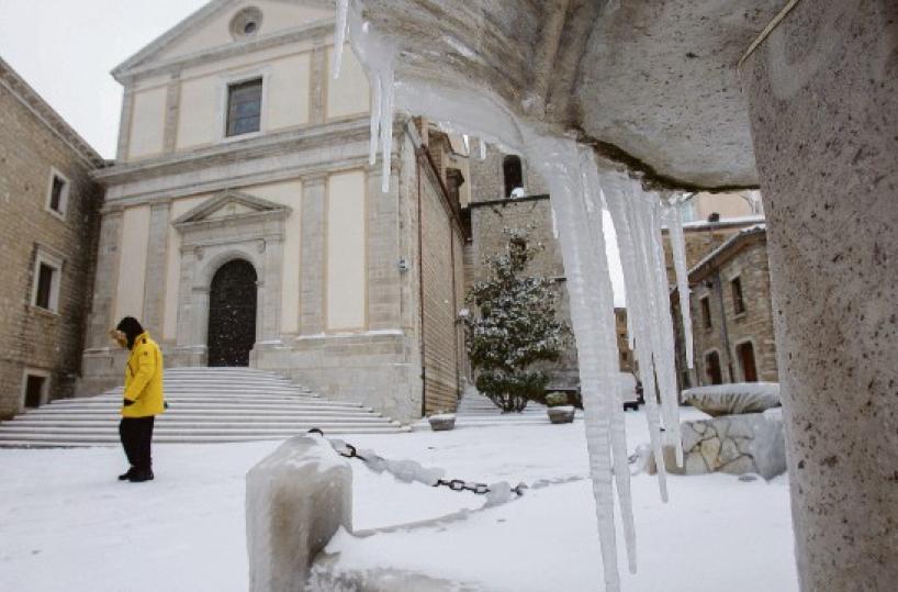 Basilicata, neve e maltempo fanno chiudere le scuole