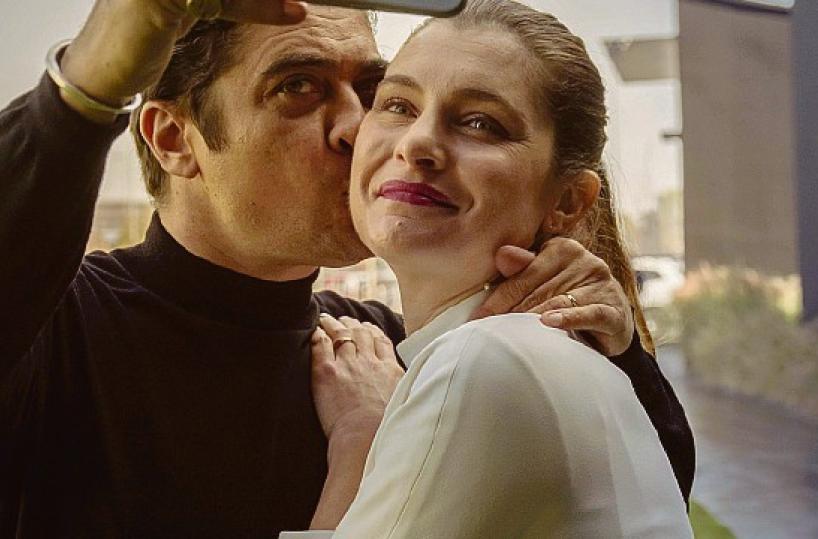 «Quasi orfano» con Scamarcio alla ricerca delle radici dalla Puglia a Milano e ritorno