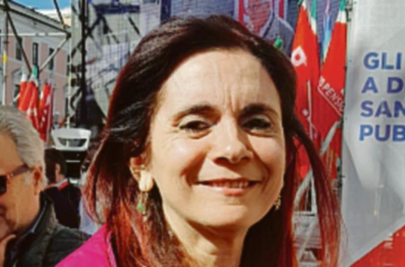 Bari, la protesta dei medici: «La sanità pubblica è morta, non esiste più»