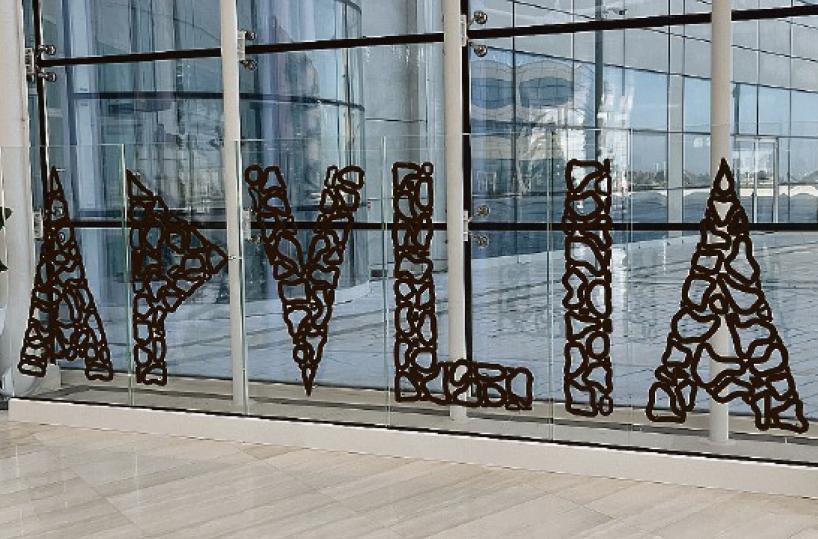 Regione Puglia, i portaborse assunti come archivisti o «scrivani»