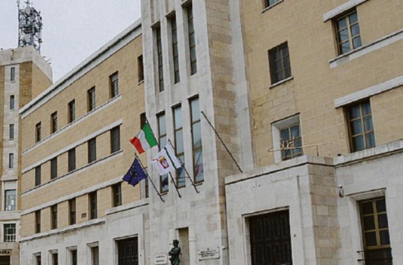 Sprechi in Puglia, la Regione scopre un avvocato pagato due volte
