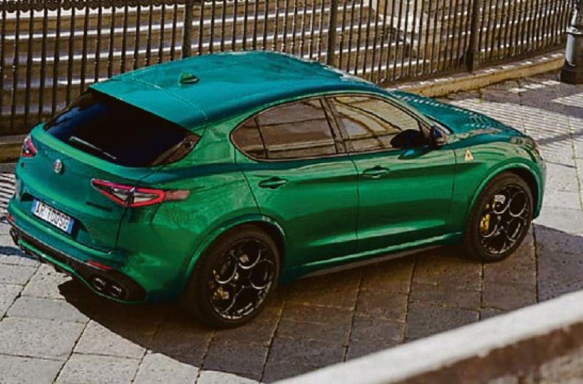 Le Giulia e Stelvio si vestono di verde con il Quadrifoglio