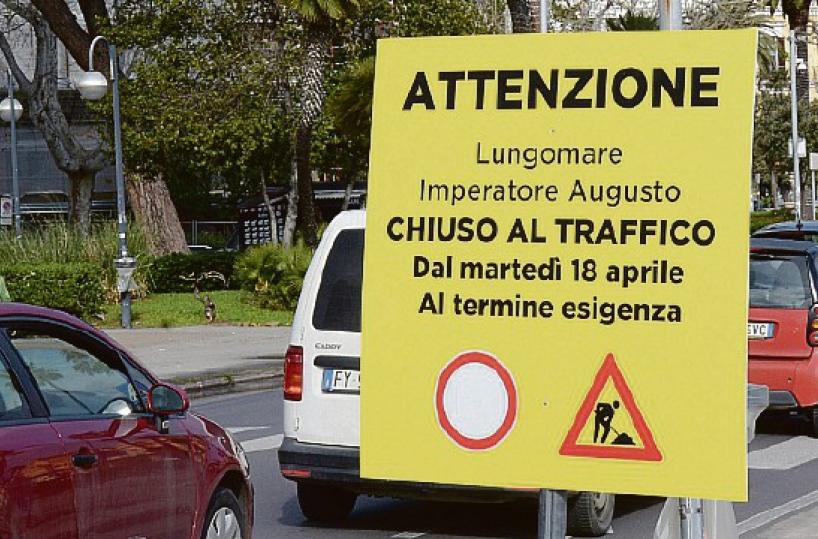 Bari, chiude lungomare Augusto per un mese e il traffico va in tilt