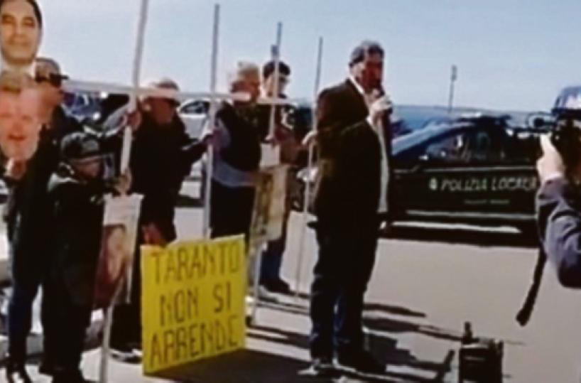 Taranto, sit-in dei genitori a tutela della salute dei loro figli