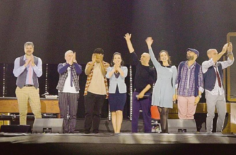 Checco Zalone, «gladiatore» pugliese, strega l’Arena di Verona