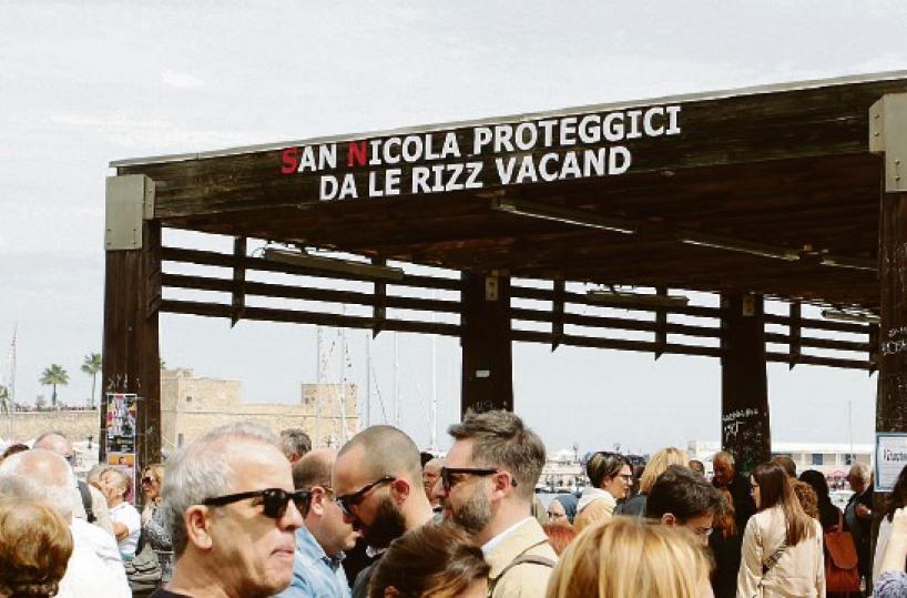 San Nicola a Bari, da «N’derr la lanz» all'omelia di mons. Satriano: «Attenti ai rizz’ vacand»