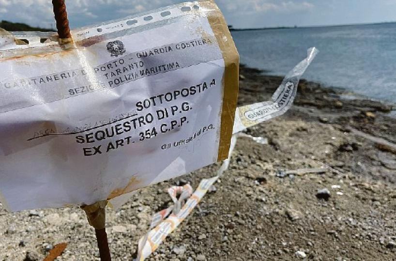 Taranto, scorie sugli scogli di Punta Rondinella: sigilli a un’area di 4mila mq