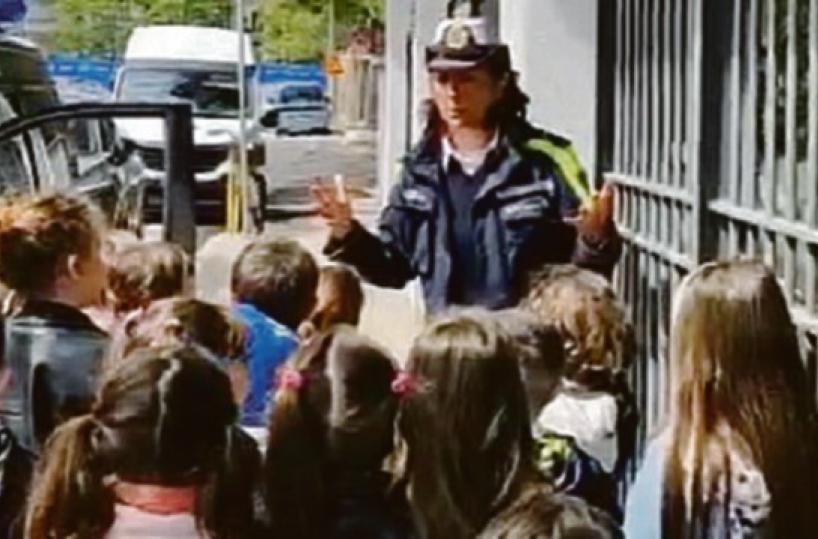 Ad Andria i bimbi della scuola materna a «lezione» dai vigili urbani