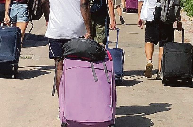 Movida selvaggia, ordinanza anti-nudità per l’estate di Gallipoli