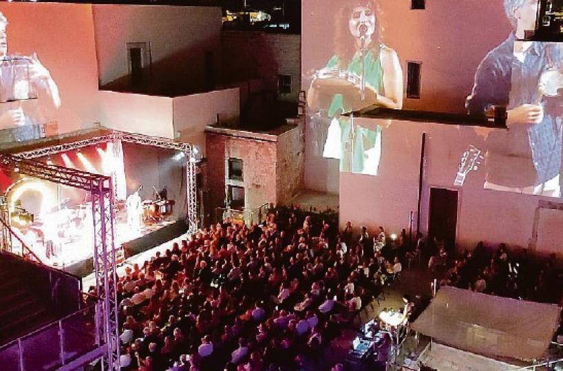 Trani, film sotto le stelle: il cinema all’aperto torna in città