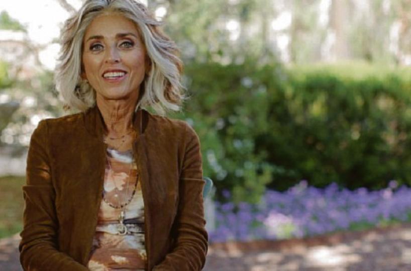 Paola Marella in Tv ripropone le vacanze da sogno