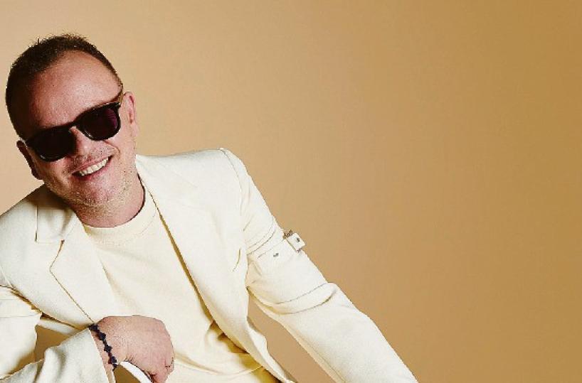 Gigi D’Alessio, tris di concerti nel Tacco: «La Puglia è la mia famiglia»