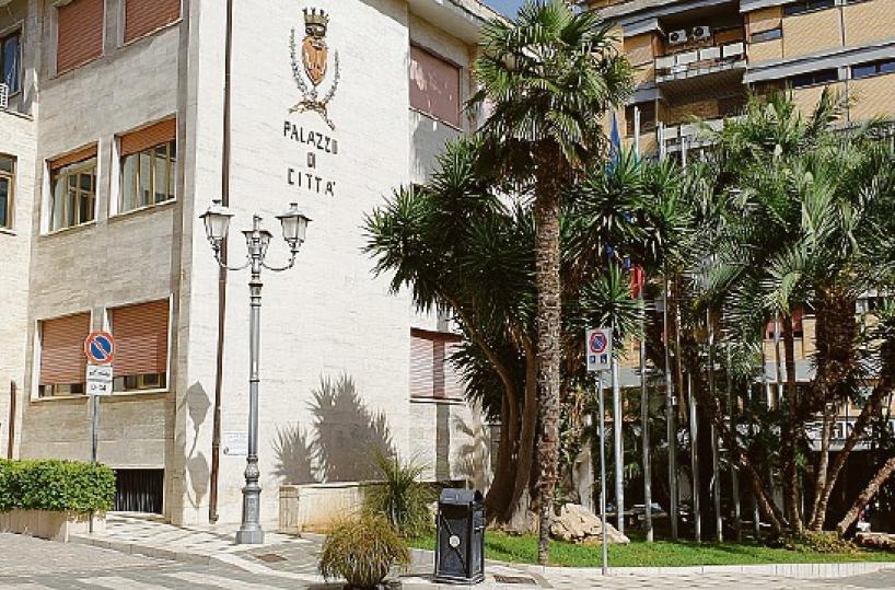Brindisi, carta solidale attiva ma i beneficiari non sanno se sono in lista