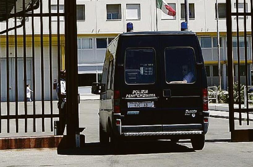 «Inferno» nel carcere di Lecce: agenti di custodia in stato di agitazione