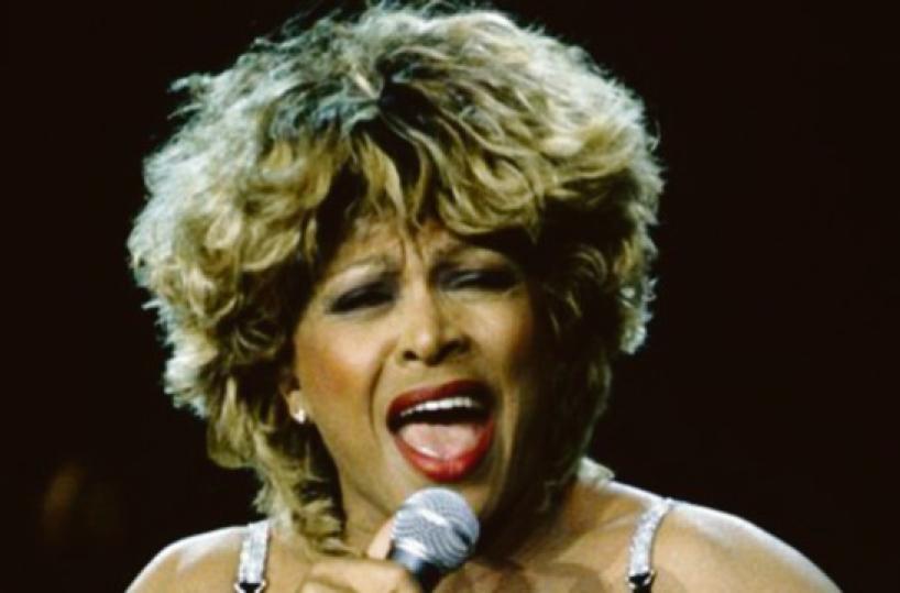 Luci su Tina Turner indimenticabile «regina del rock»