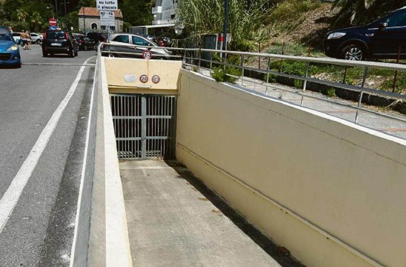 Maratea, parcheggio di Fiumicello chiuso per burocrazia dopo i lavori