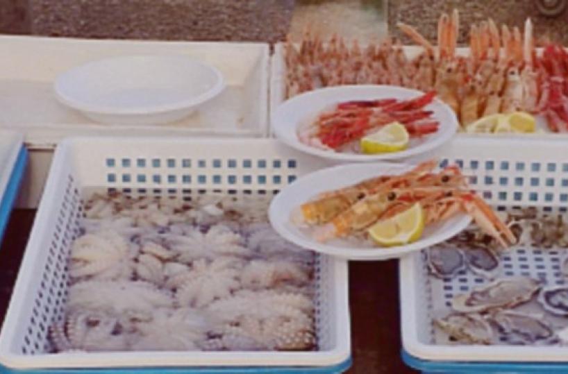 Bari, aperitivo a base di allievi, cozze e ostriche? 20 euro a piatto