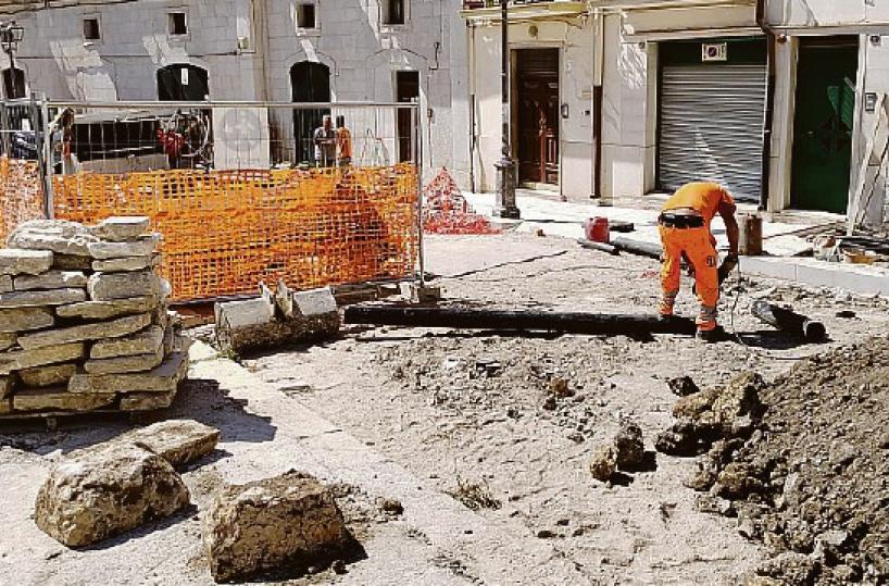 Andria, lavori a rilento in piazza Toniolo: FdI ritorna all'attacco