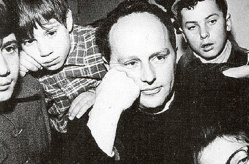 Nei luoghi di don Lorenzo Milani per ripercorrere la sua esperienza di educatore libero e democratico