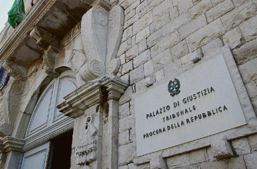 Eredità contesa a Barletta, medici e notai finiscono nei guai