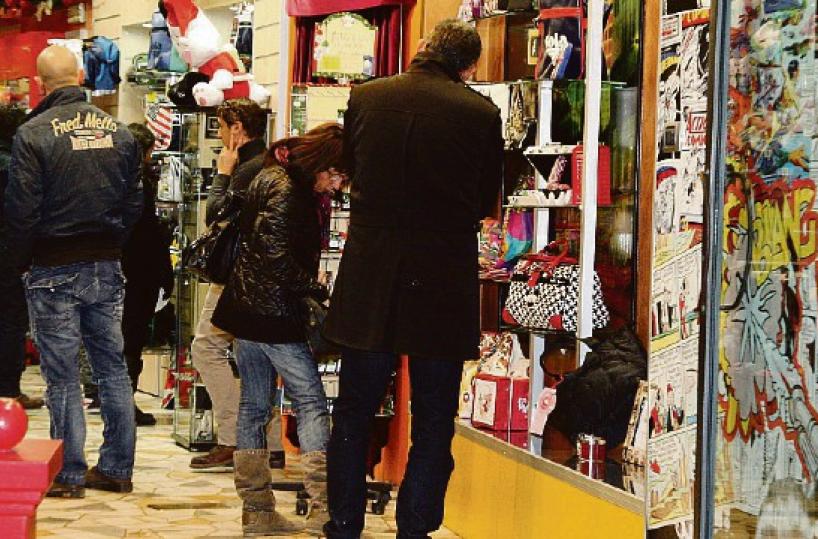Venerdì 22 dicembre negozi chiusi: scatta lo sciopero natalizio