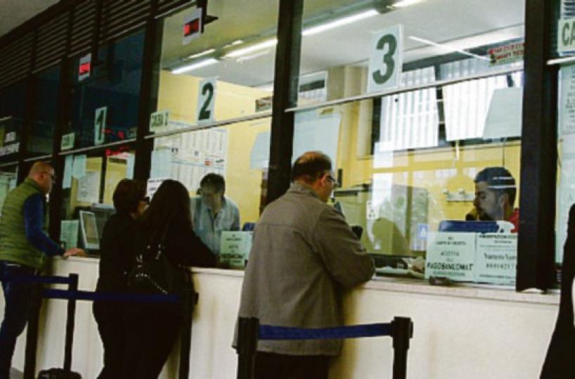 Foggia, troppi furti al Cup: dal 15 gennaio si paga solo con moneta elettronica