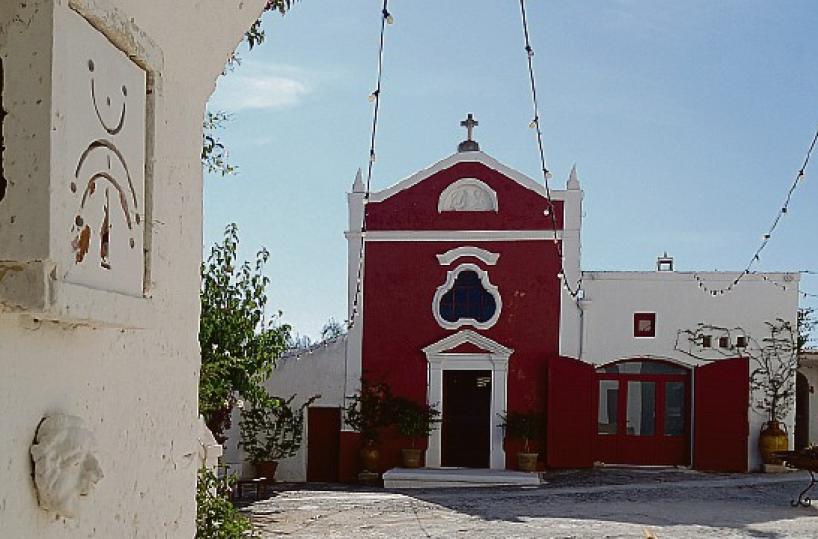 A Savelletri la deliziosa cappella del Crocifisso di contrada Coccaro