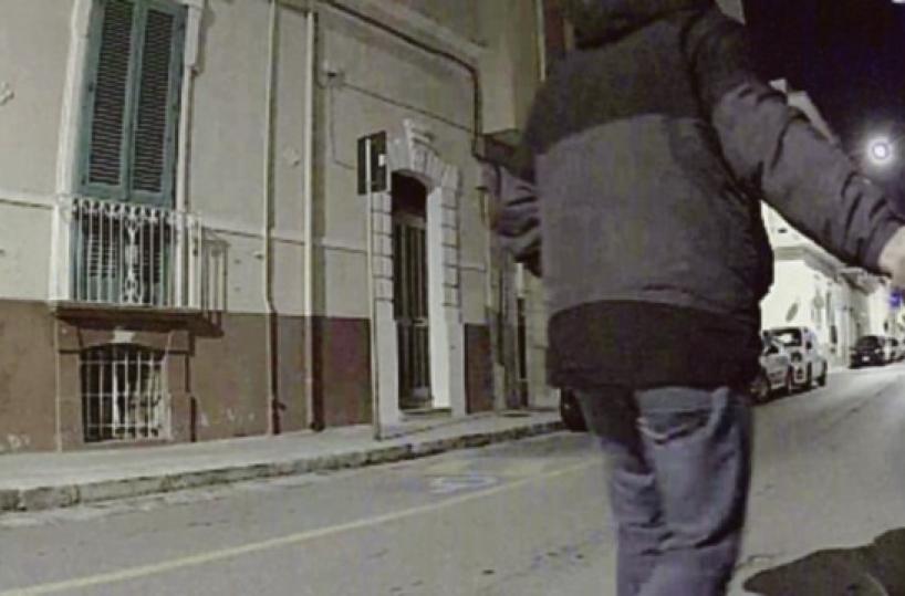  Monopoli, «Pizzicato» dalle telecamere della Tesla: vandalo con le ore contate