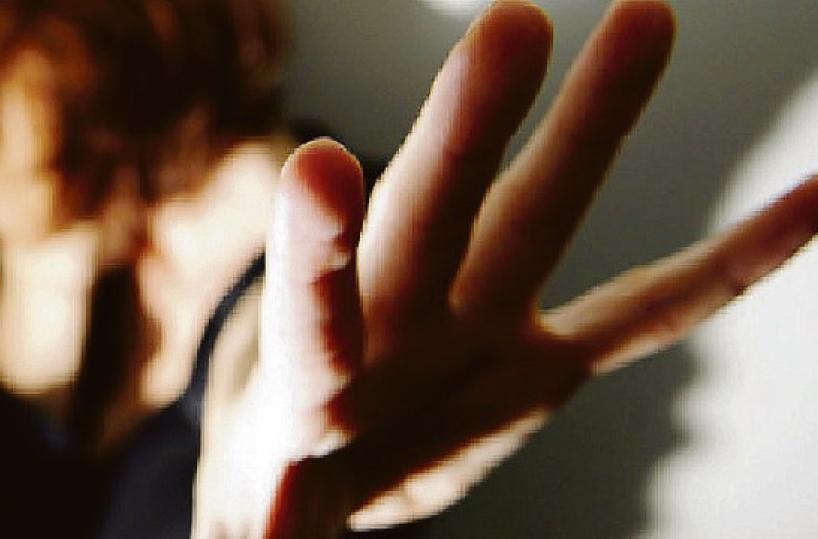 Bari, 15enne non accetta la separazione dei genitori e picchia la madre