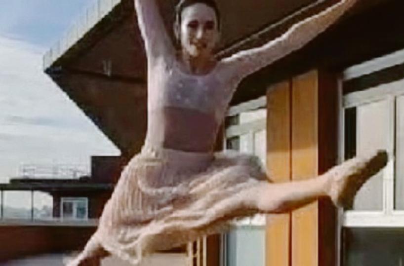 La ballerina di Taranto Roberta Di Laura a «E viva il videobox»