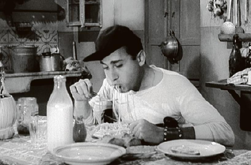 In «Un americano a Roma»: le avventure tragicomiche di Sordi cowboy trasteverino