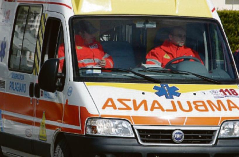 Foggia, corriere muore mentre consegna dei pacchi in farmacia: si è accasciato in viale Ofanto 