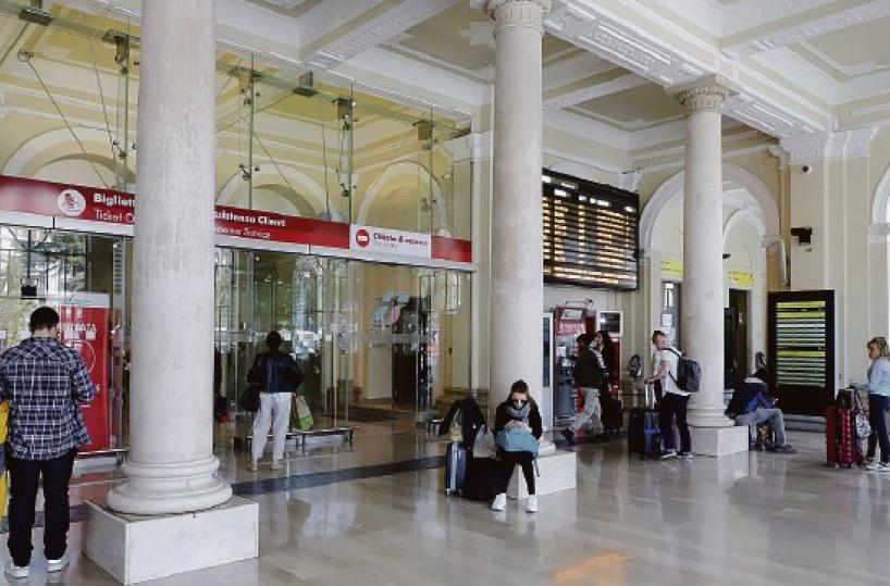 «Frecce, due mesi interi di abbonamento in fumo»: la rabbia dei viaggiatori in Puglia