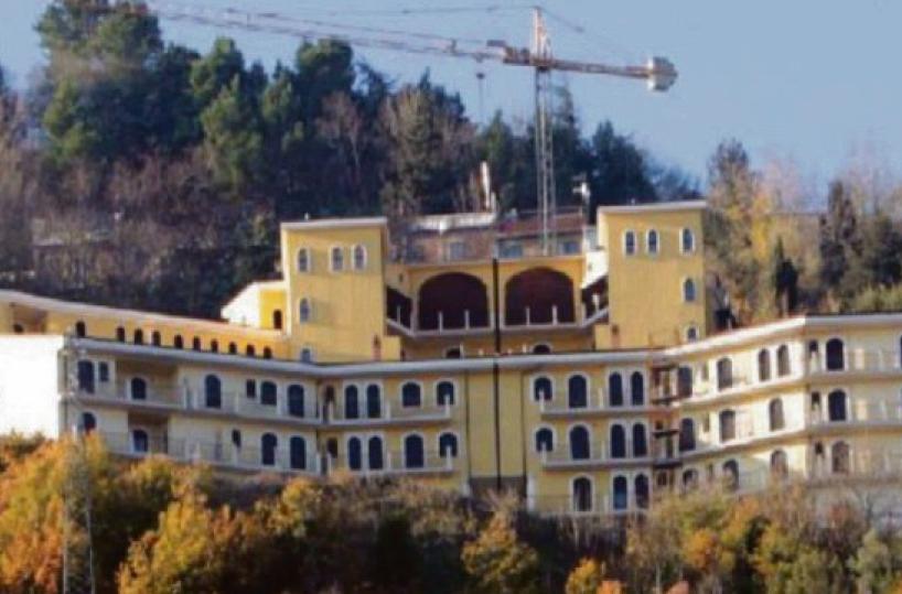L'ecomostro a Sant'Agata di Puglia: «Lo abbattiamo? No: reati oramai in prescrizione»