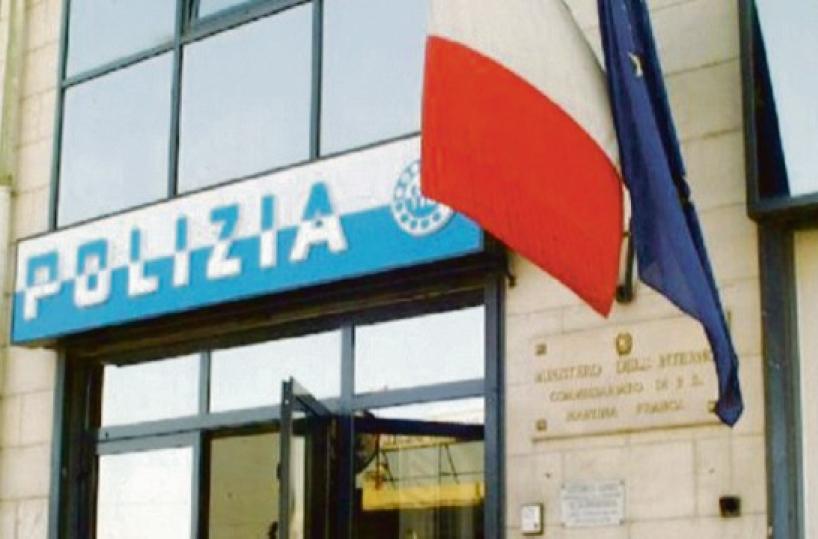 Martina, minaccia armato i vicini la Polizia sequestra pistole e fucili